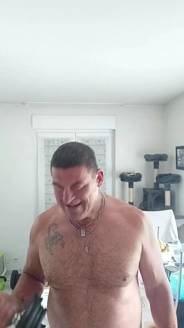 Offline Elleetlautre68 on Cam4