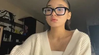 EllenaRenzulli on Cam4 