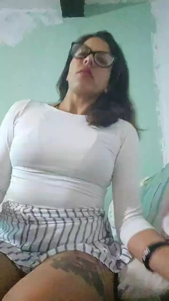 Offline Elsitax on Cam4