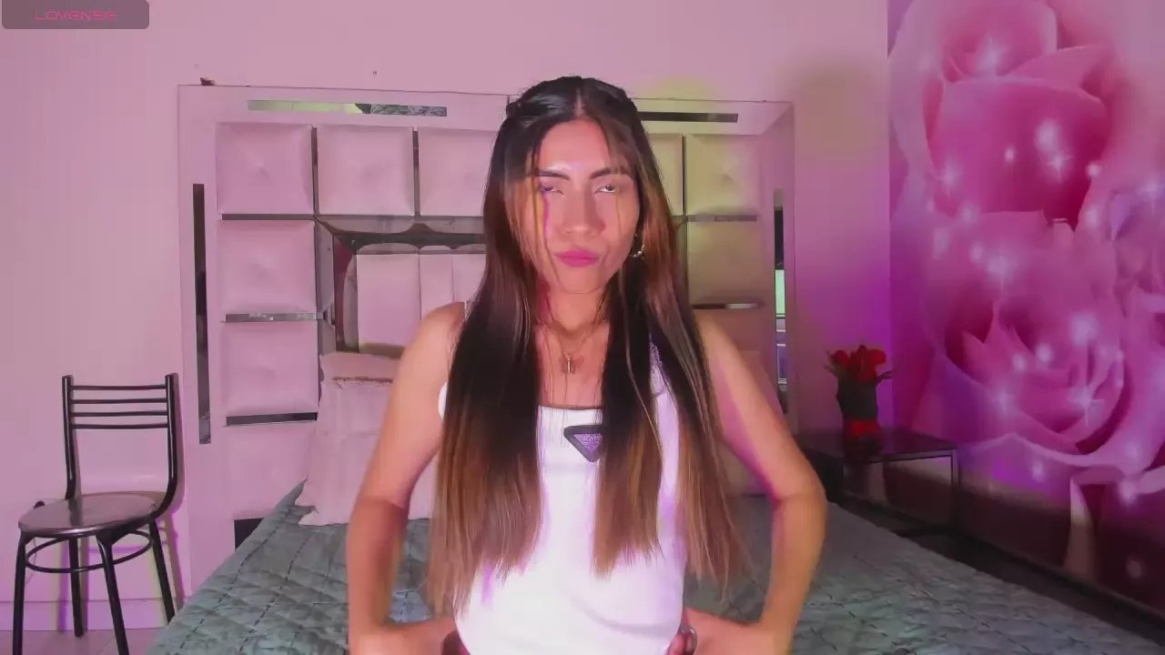 Offline emili_clark on Cam4