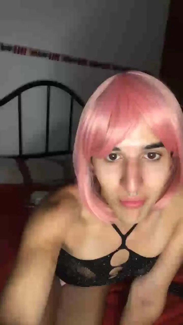 Offline emmy_femboy on Cam4