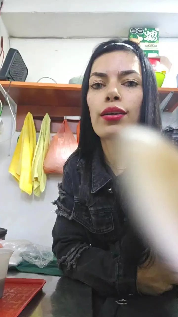 Freechat Estefanii_R on Cam4