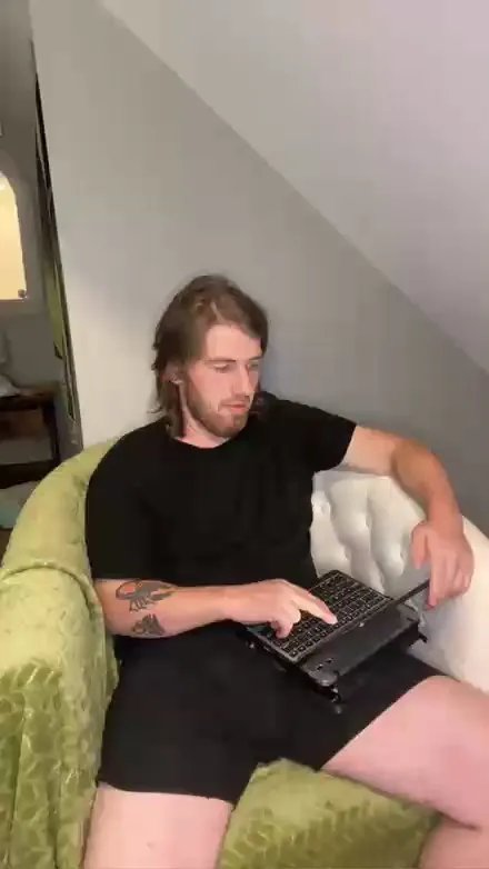 Offline Explosive_andyy on Cam4