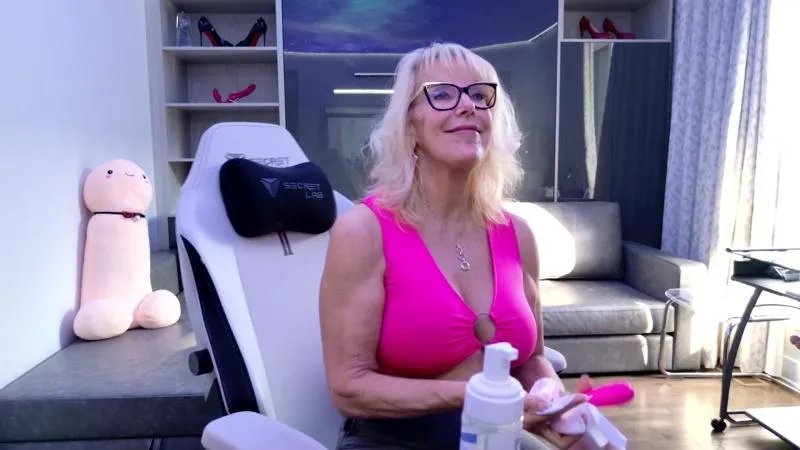 Offline Fitcougar on Cam4