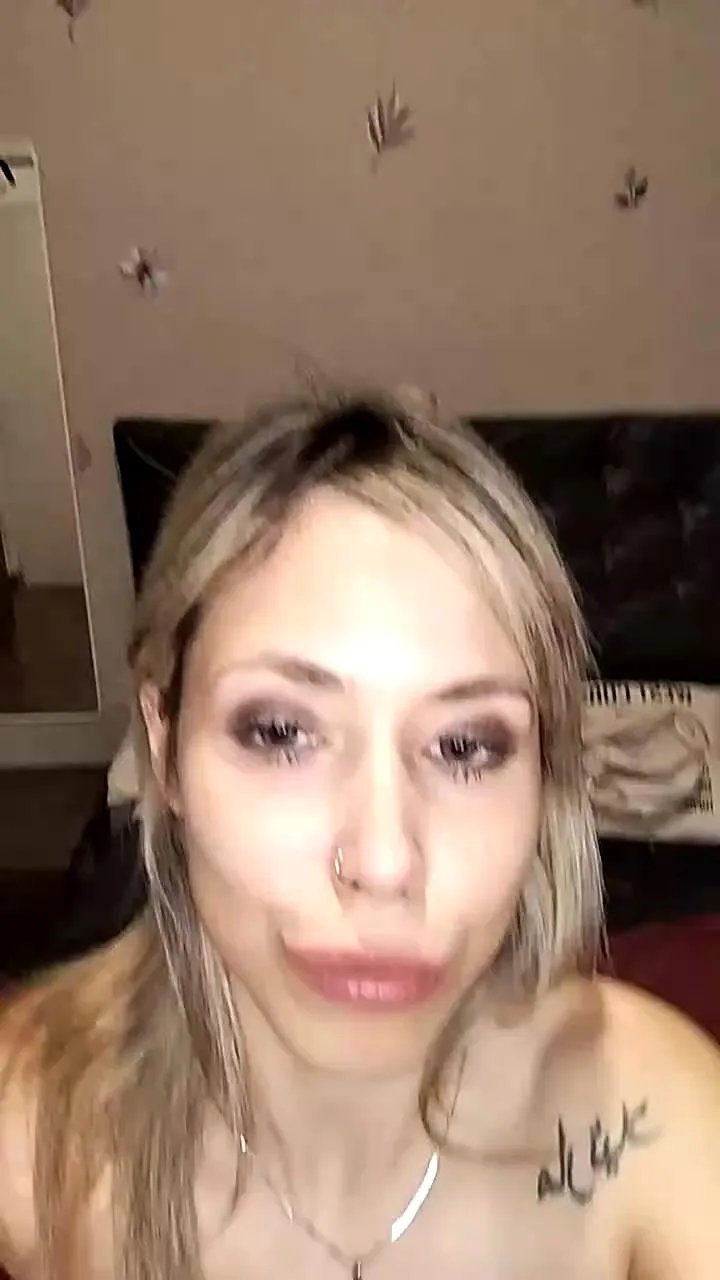 Offline Florcitapole on Cam4