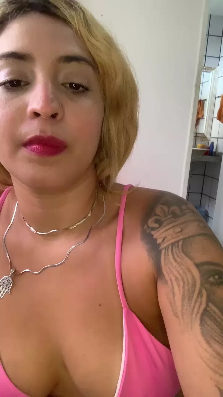 Offline Gabi_loira on Cam4