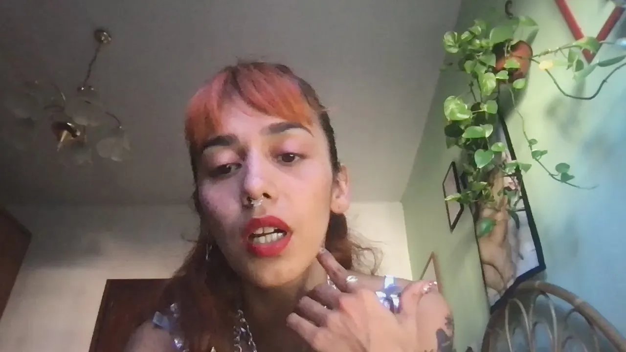 Offline gatalatina333 on Cam4