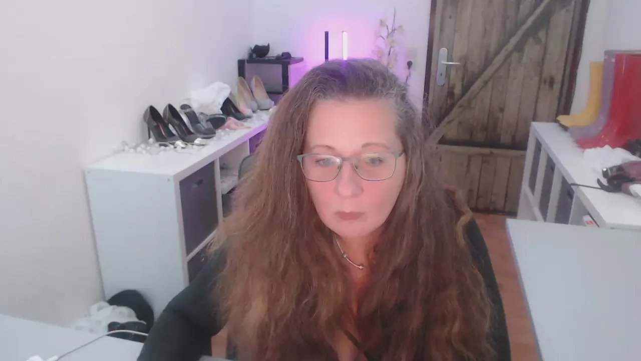 Offline geilesluder753 on Cam4