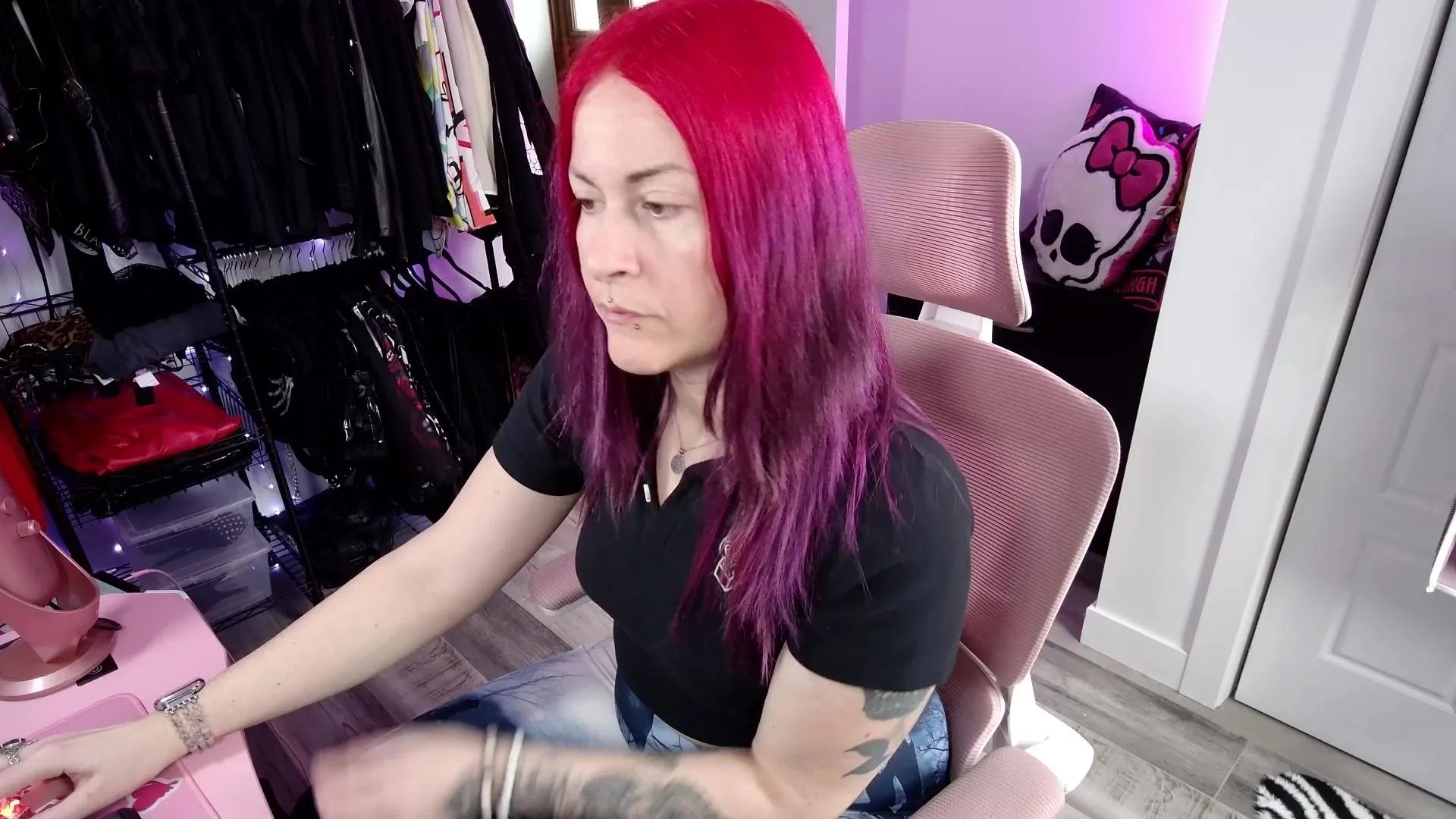 Offline gennyrock on Cam4