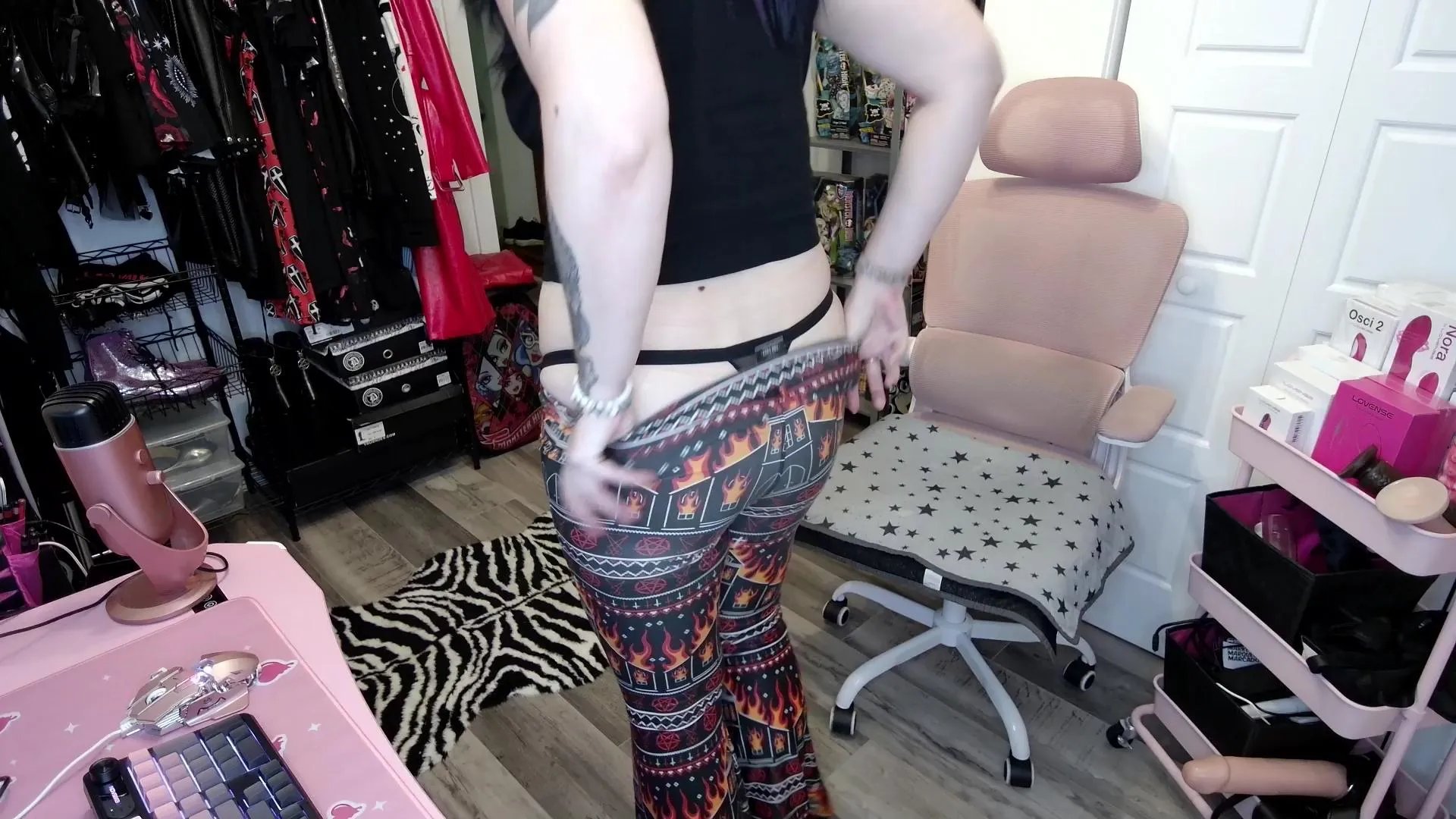 Offline gennyrock on Cam4