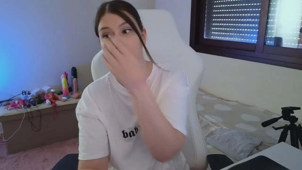 Offline Germangirl1996 on Cam4