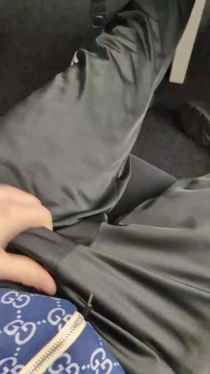 Offline Gooner03 on Cam4