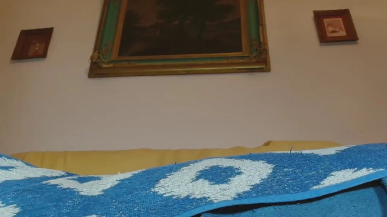 Offline HAIRYPUSSYLIPS on Cam4