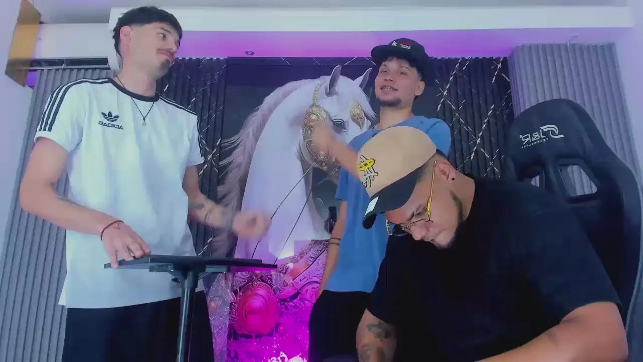 Offline handsome_boys22 on Cam4