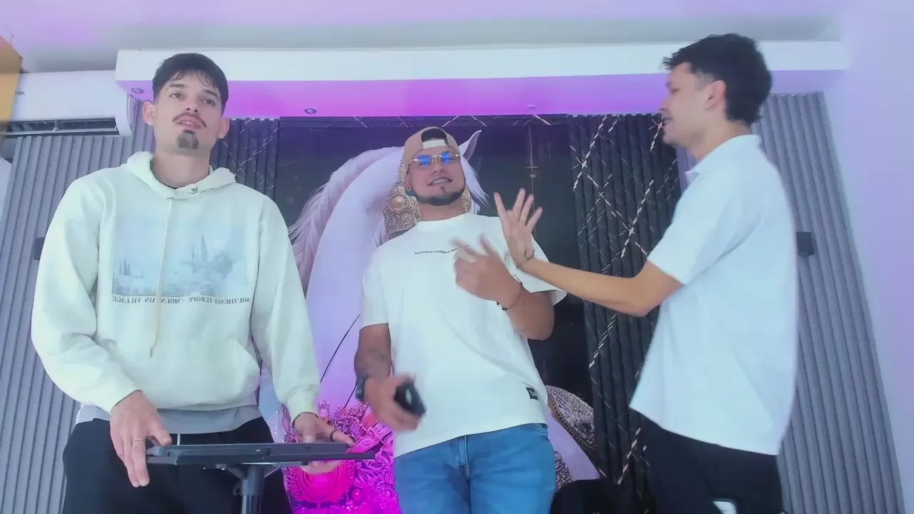 Offline handsome_boys22 on Cam4