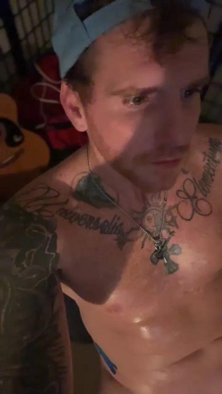 Offline HardwrkingK0 on Cam4