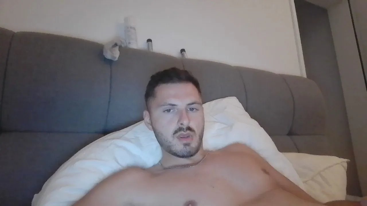 Offline hornyboy20000 on Cam4