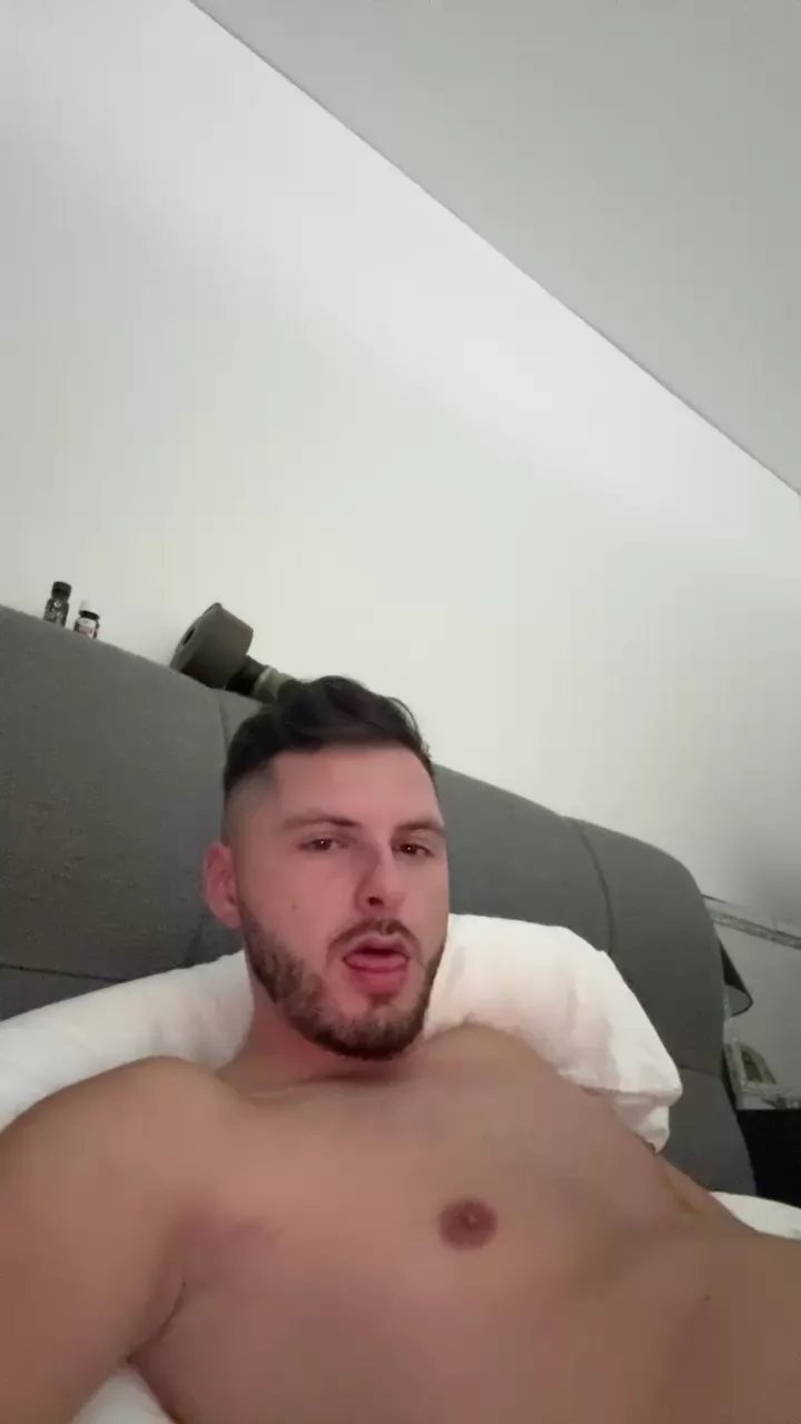 Offline hornyboy20000 on Cam4