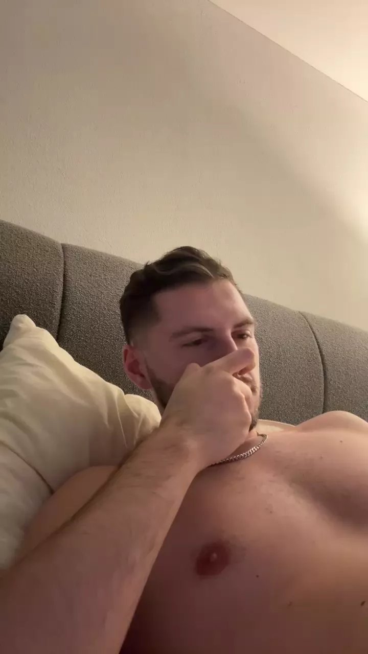 Offline hornyboy20000 on Cam4