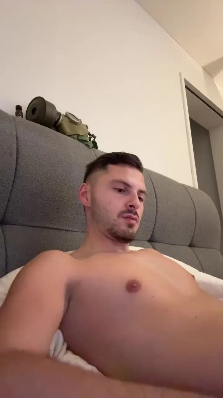 Offline hornyboy20000 on Cam4