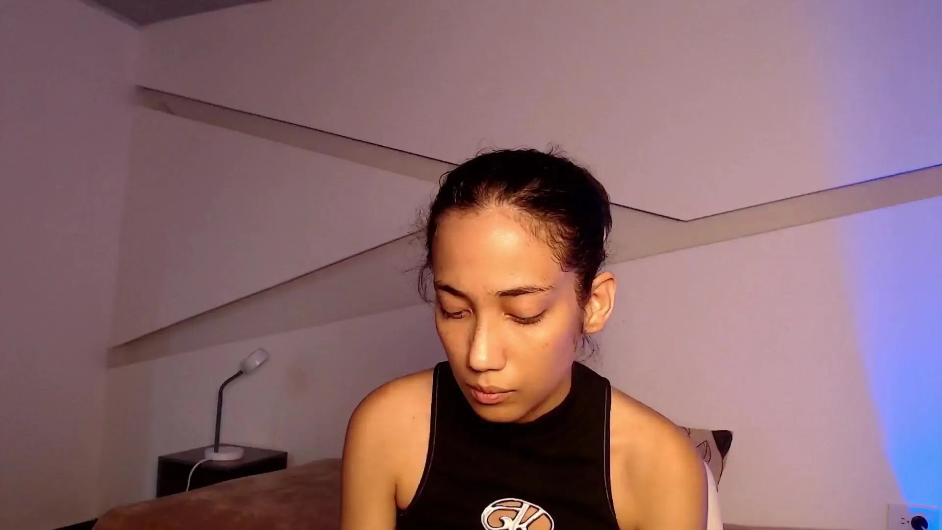 Offline Hotlittlekitty1 on Cam4