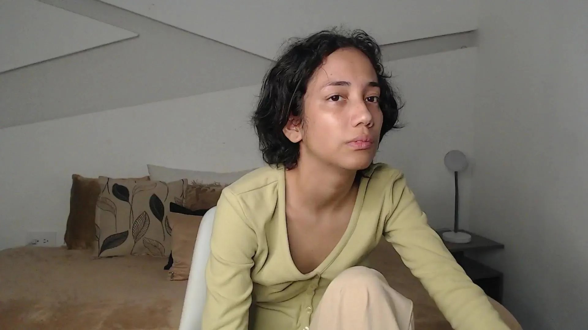 Offline Hotlittlekitty1 on Cam4