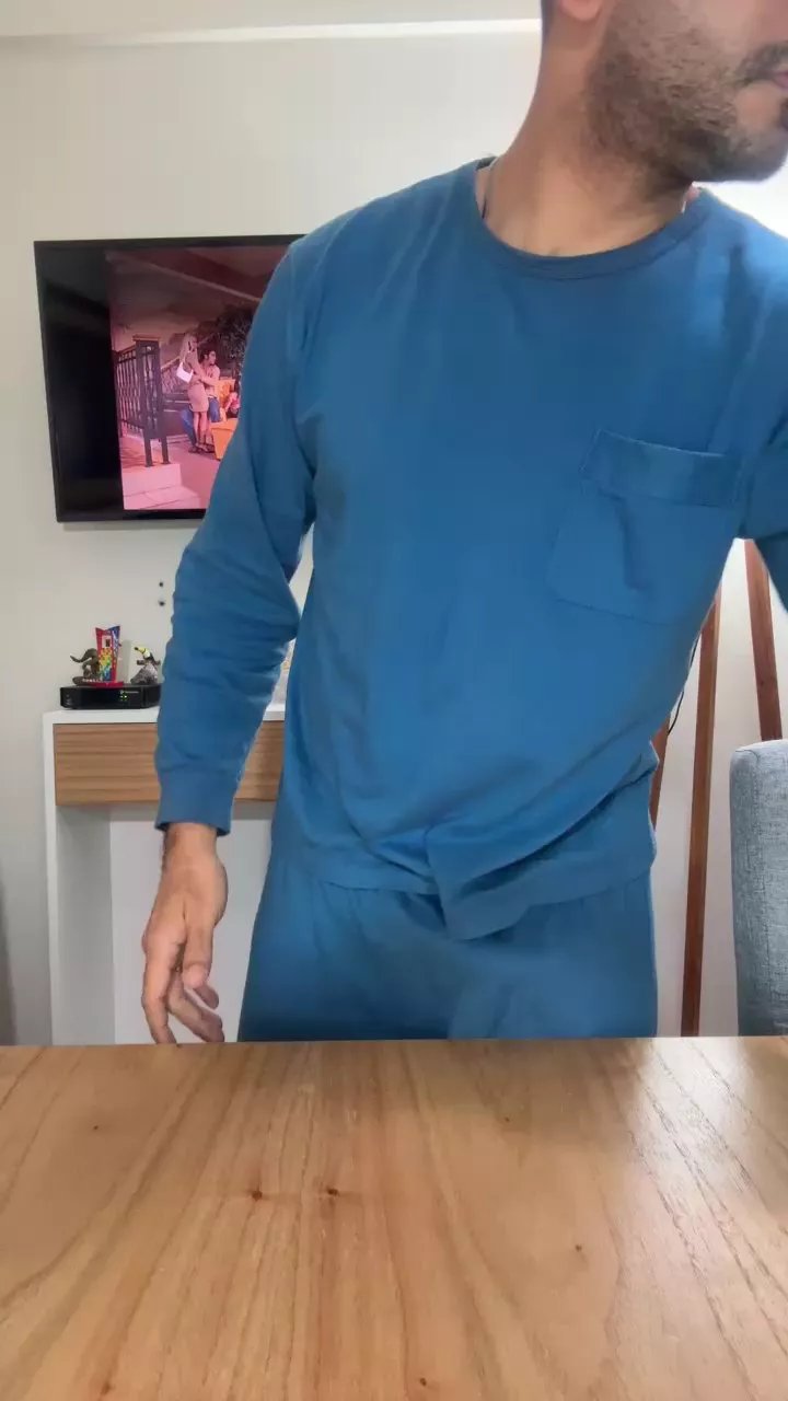 Offline Hotttmateo on Cam4