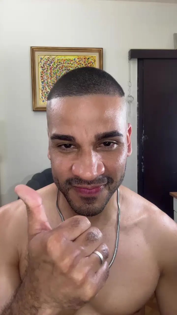 Offline Hotttmateo on Cam4