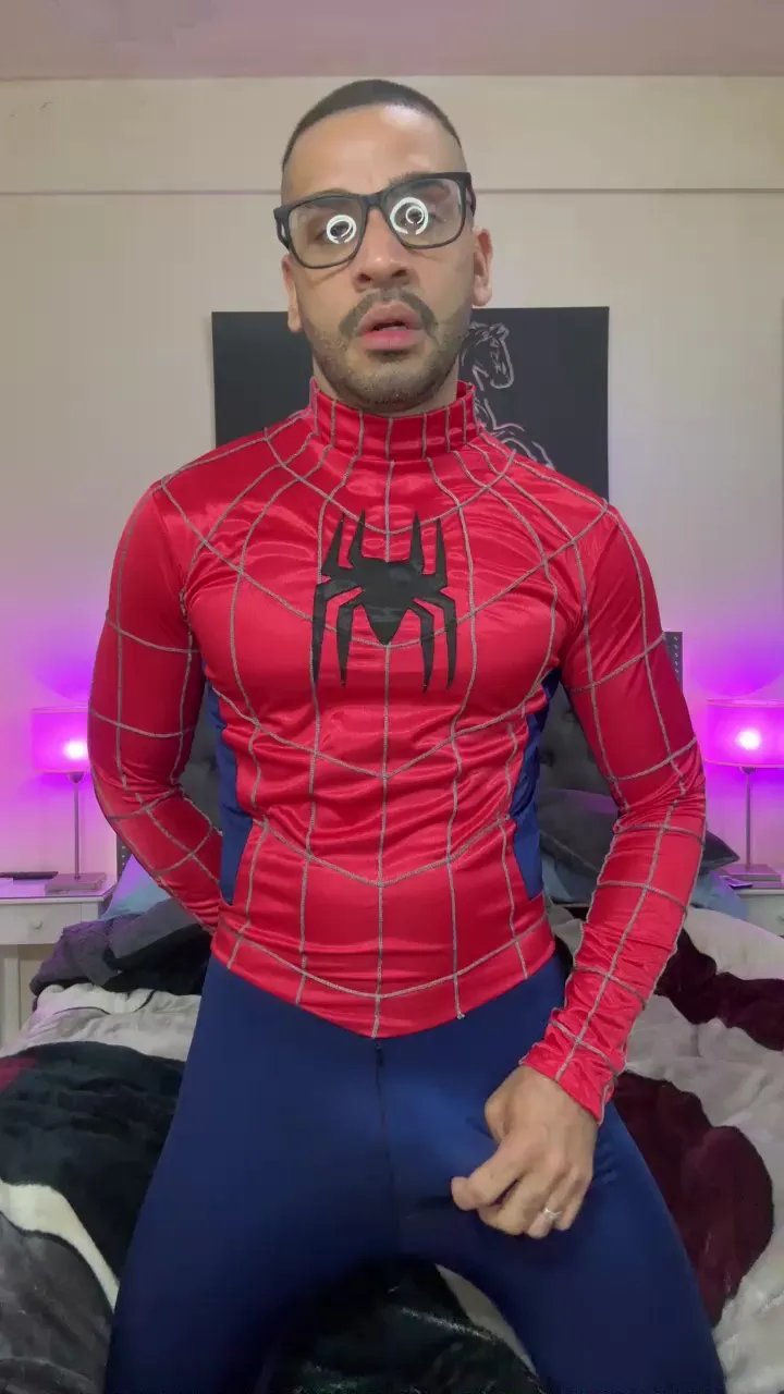 Offline Hotttmateo on Cam4