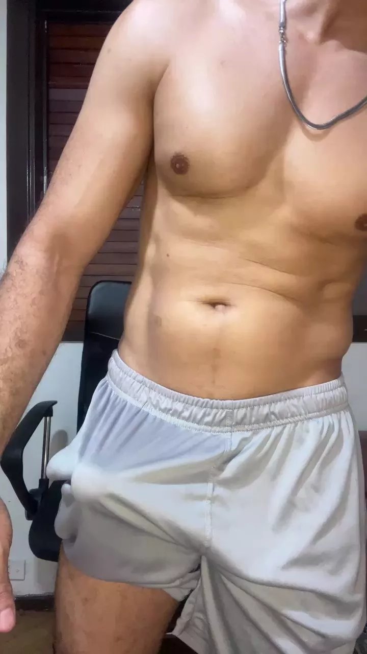 Offline Hotttmateo on Cam4