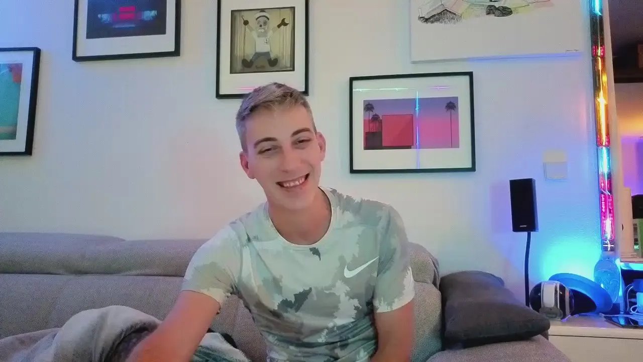 Offline HuGo4K on Cam4