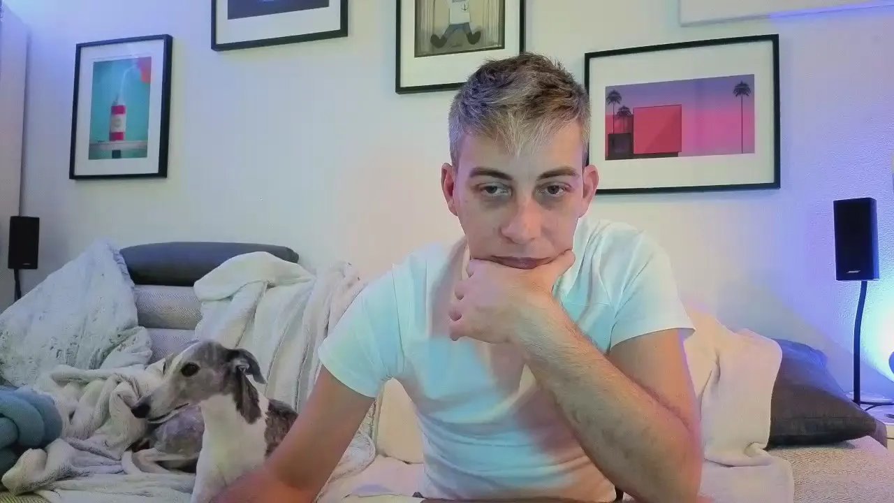 Offline HuGo4K on Cam4