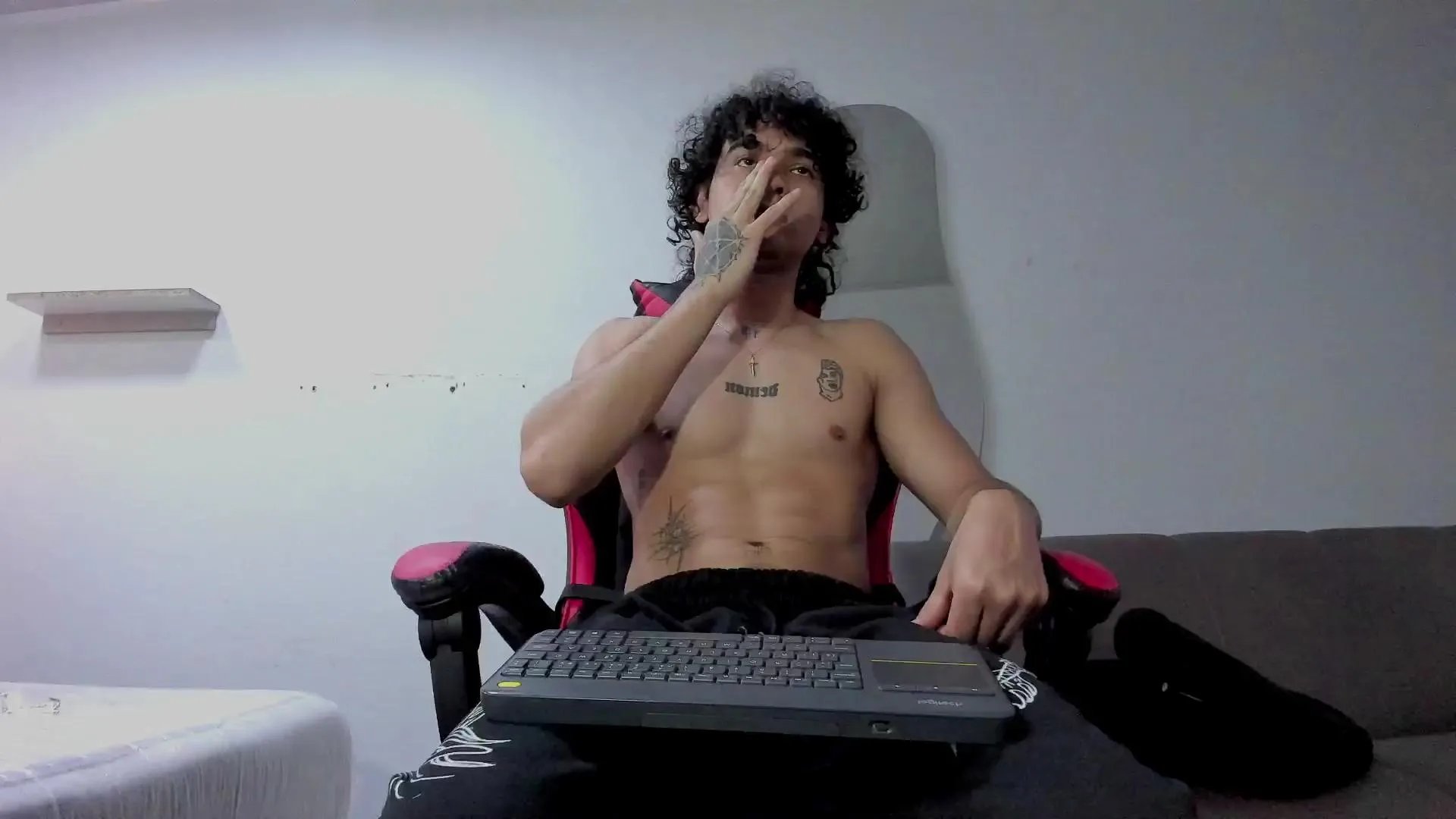 Offline JackTylor on Cam4