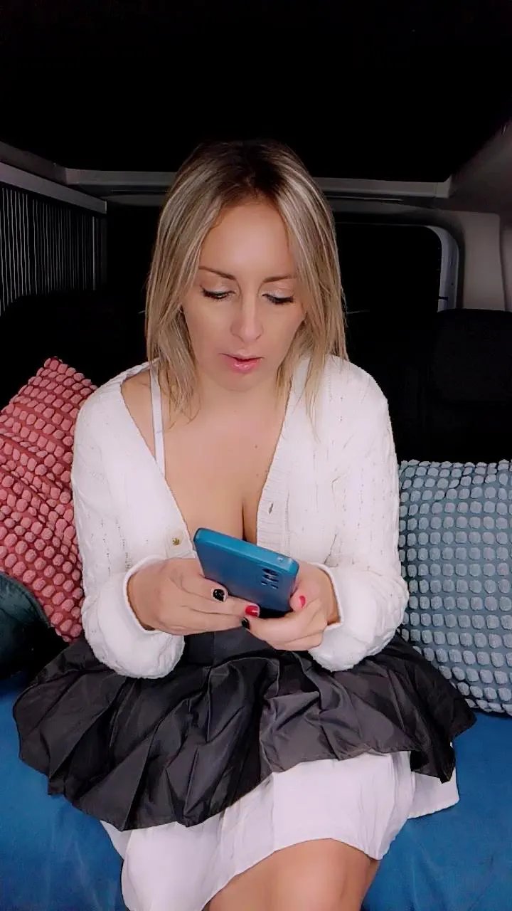 Offline Jade_emeraud on Cam4