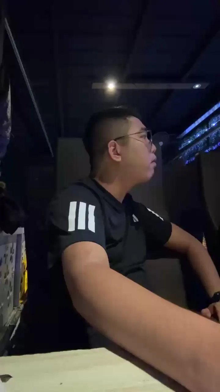 Offline Jay345678 on Cam4