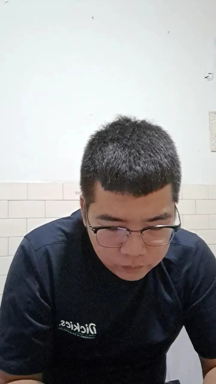 Offline Jay345678 on Cam4