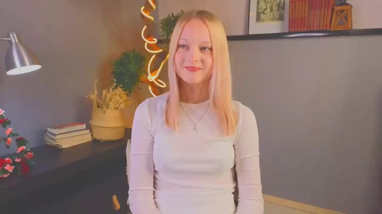 Freechat JeanieBeynon on Cam4