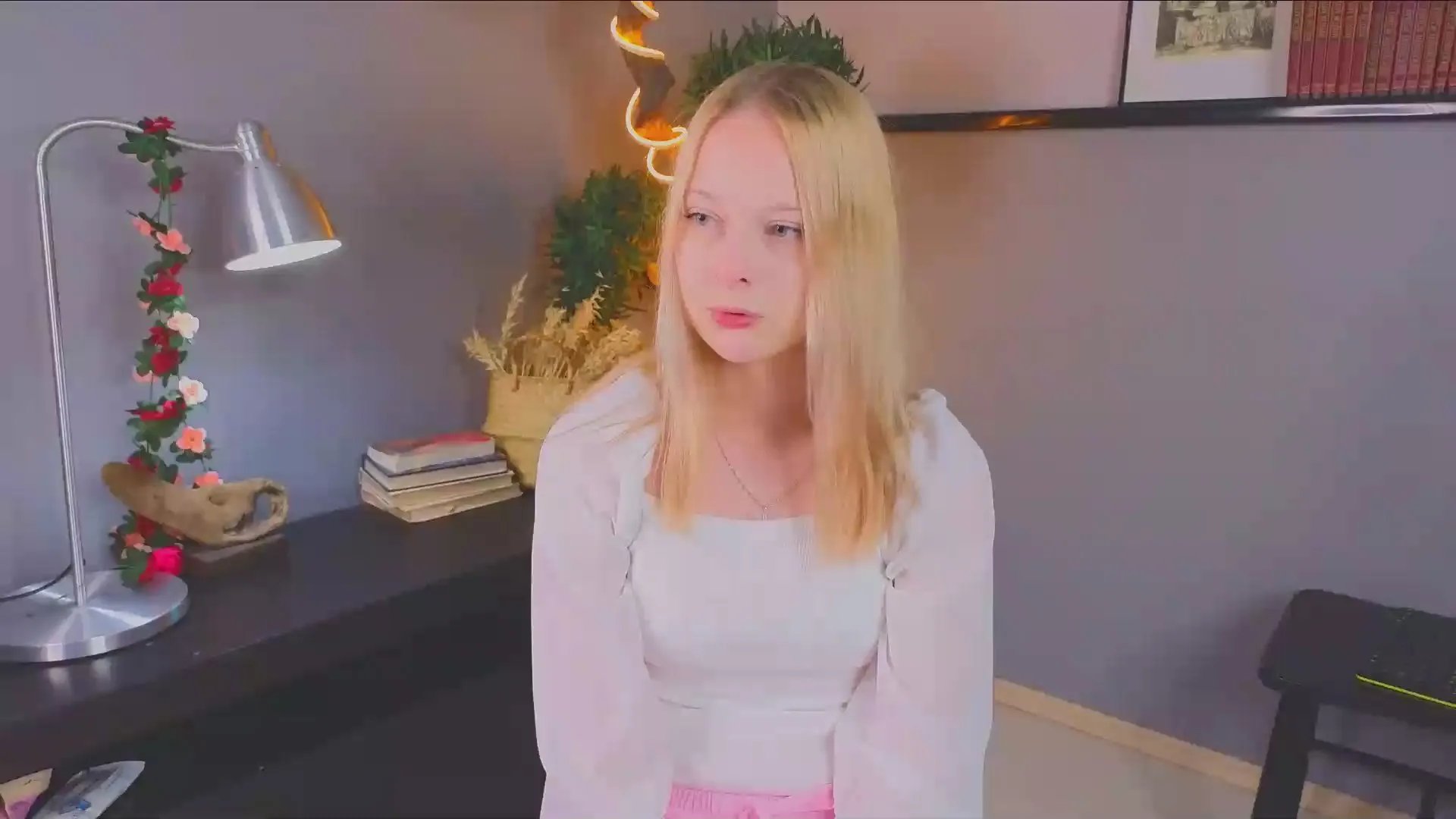 Freechat JeanieBeynon on Cam4