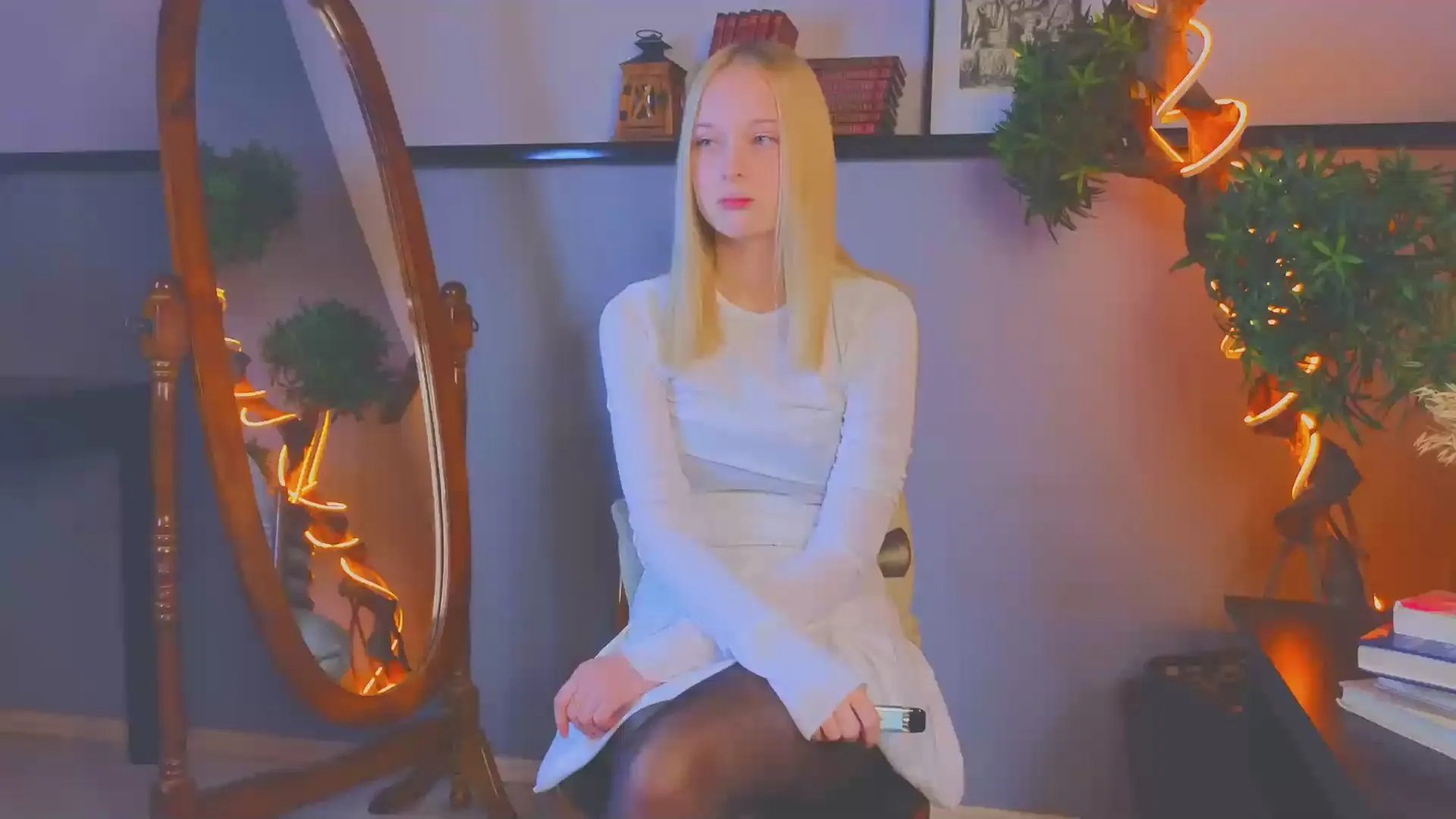 Freechat JeanieBeynon on Cam4