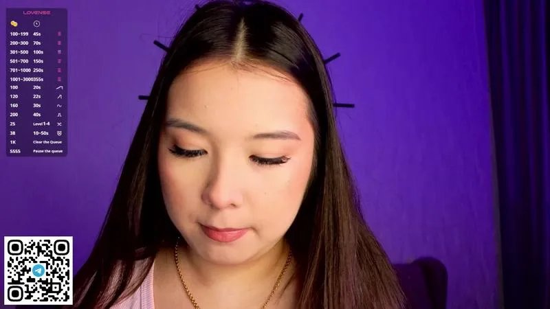 Offline JoanieChelf on Cam4