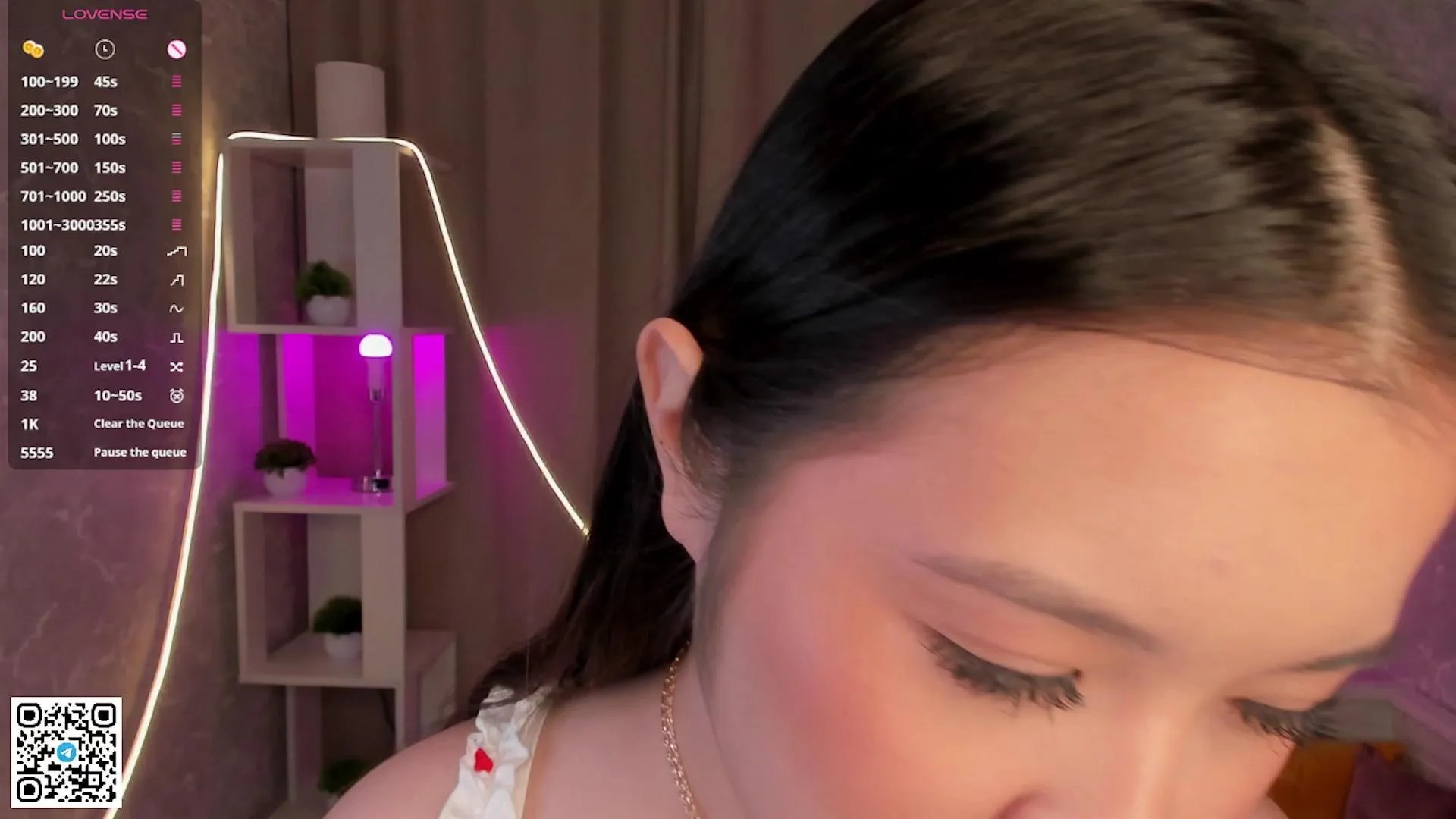 Offline JoanieChelf on Cam4