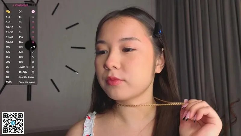 Offline JoanieChelf on Cam4