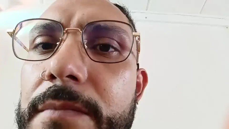 Offline JoanneandOliver on Cam4