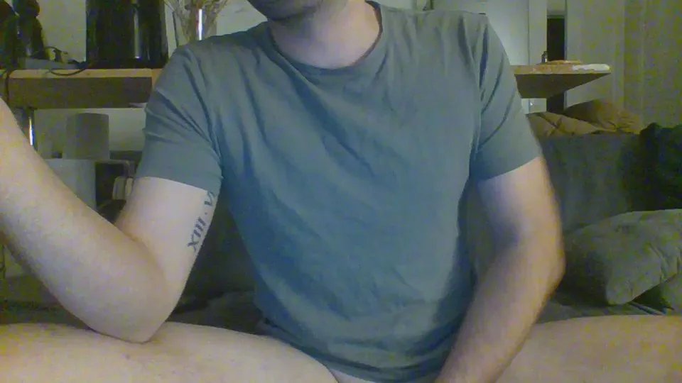 Offline juboy2 on Cam4