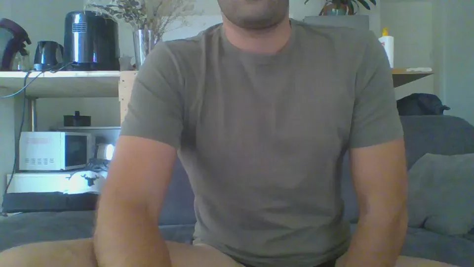 Offline juboy2 on Cam4