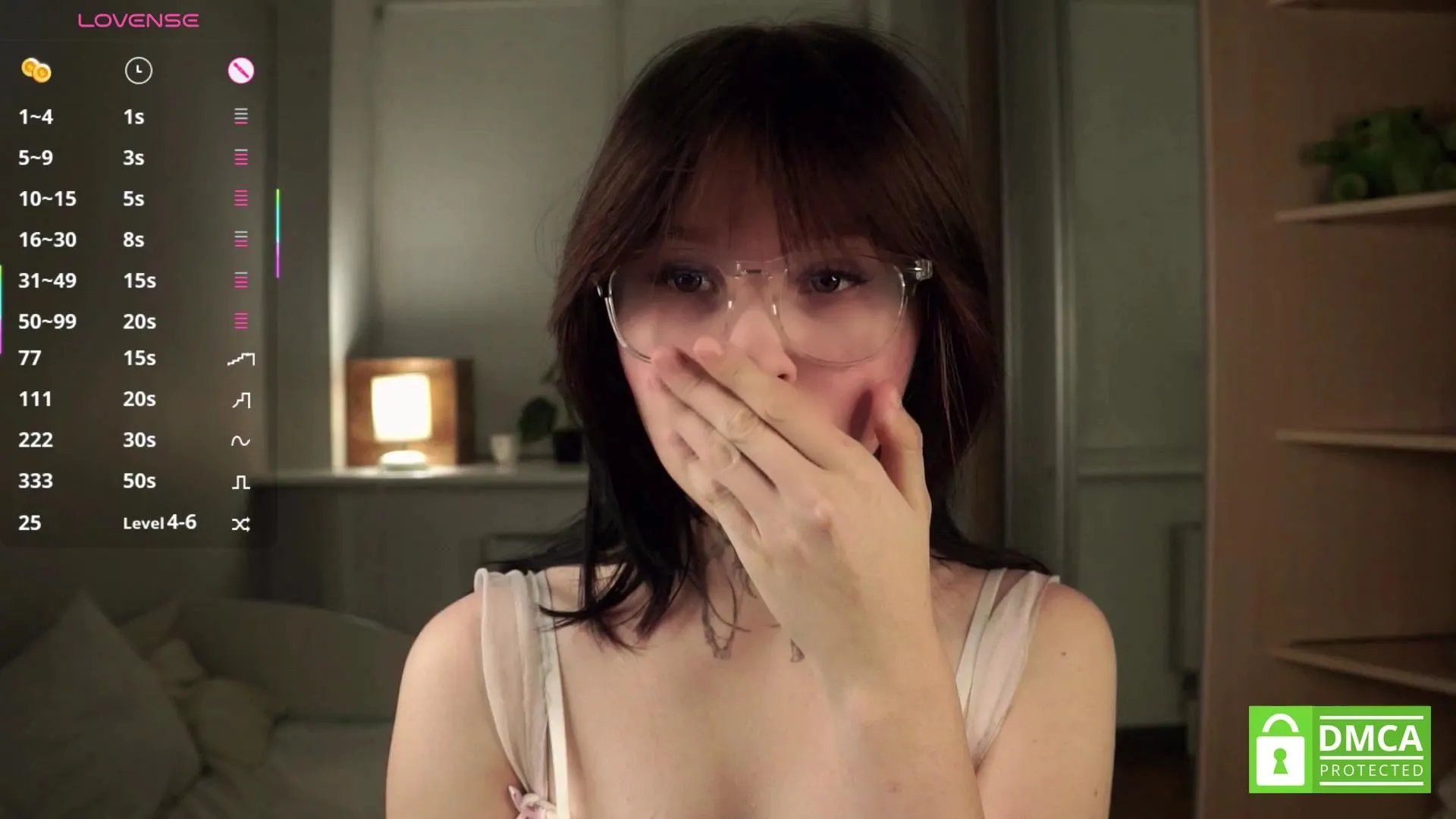 Offline JuliannaBoche on Cam4