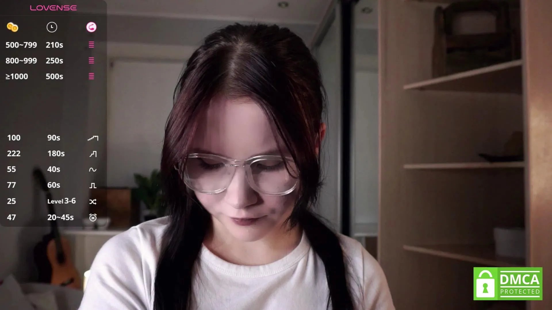 Offline JuliannaBoche on Cam4