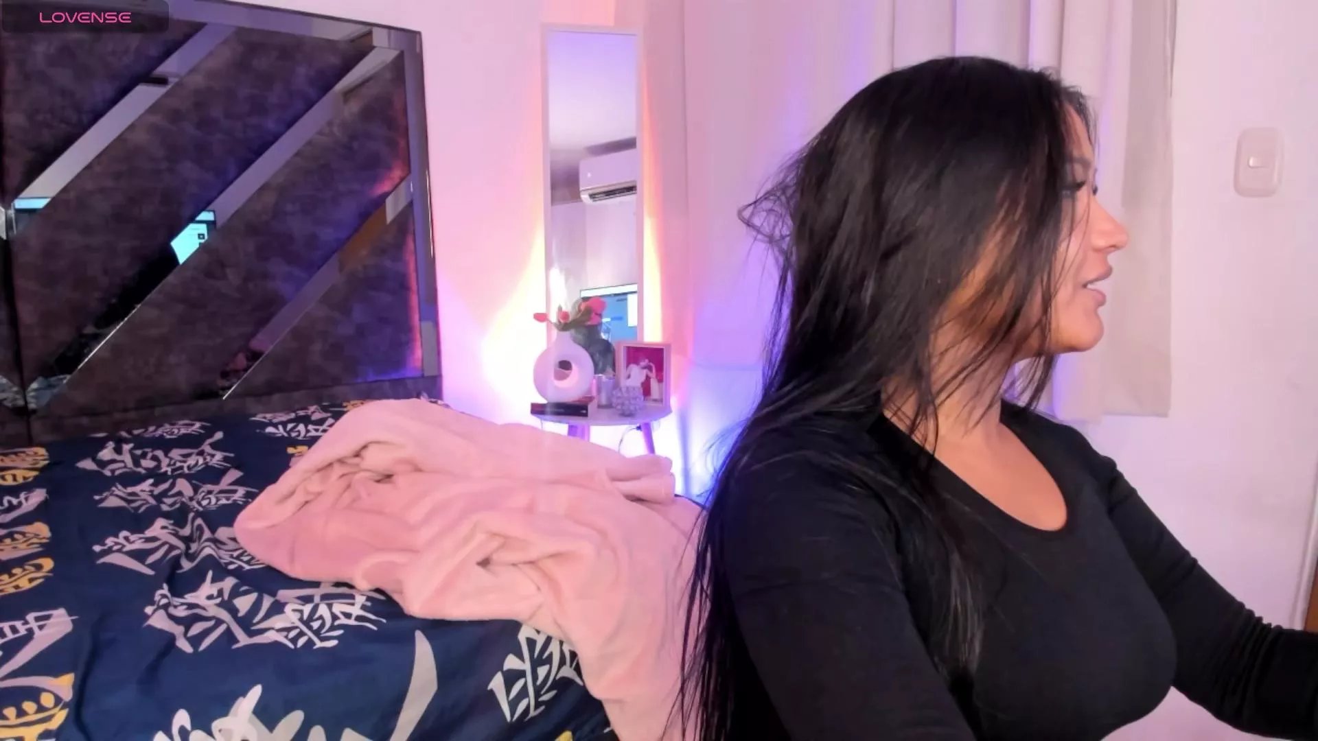 Offline JulieRoberts1 on Cam4