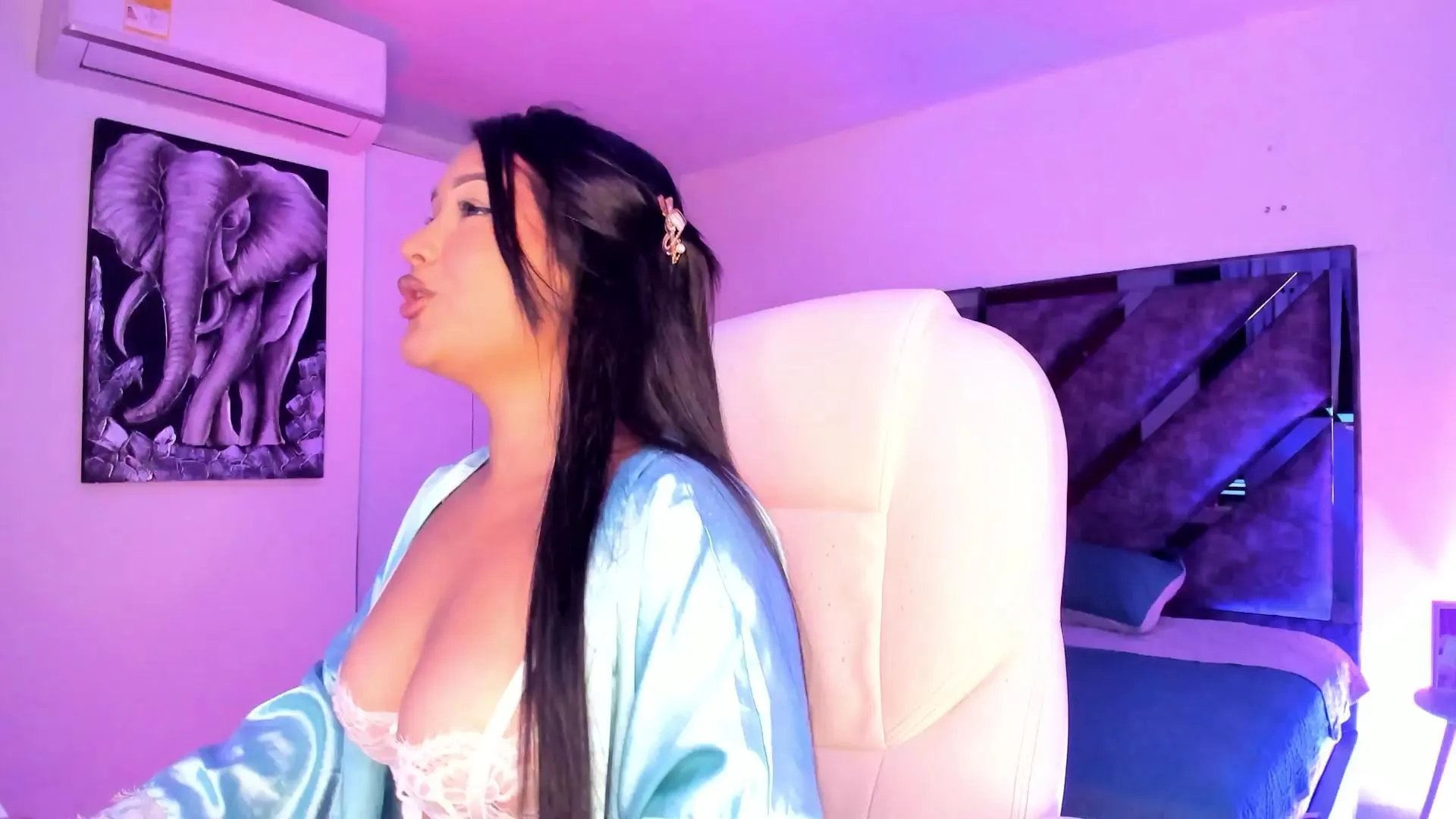 Offline JulieRoberts1 on Cam4