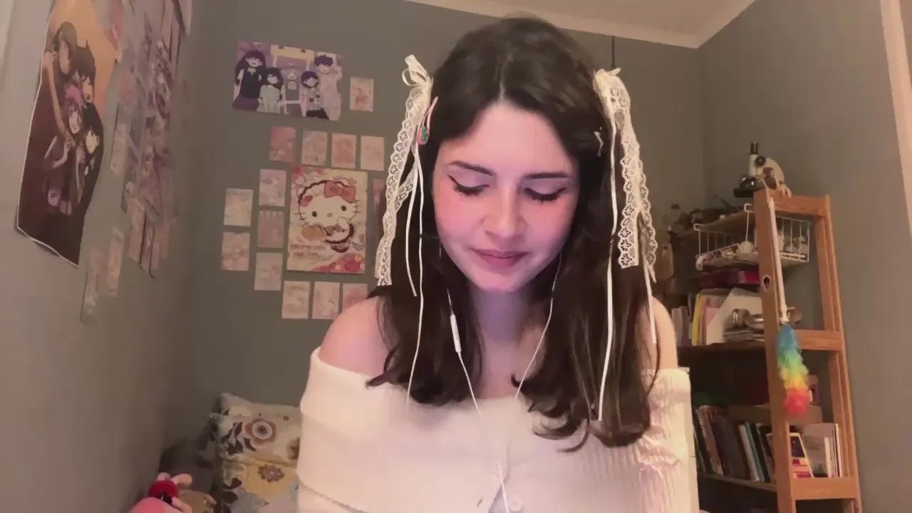 Offline KarleneMeabon on Cam4